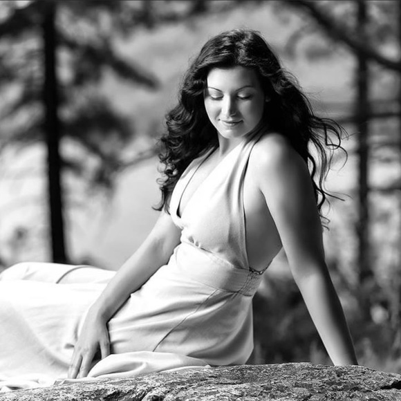 Meet your Posher, Diliana - Picture 2 of 5